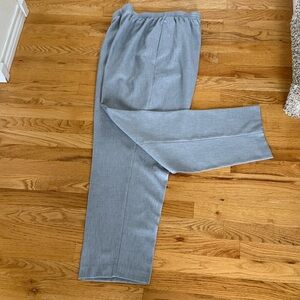 The TOG Shop Women’s Gray Slacks size 18.